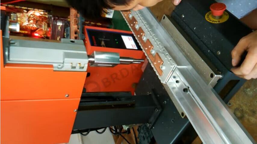 Ultrasonic Riveting Machine